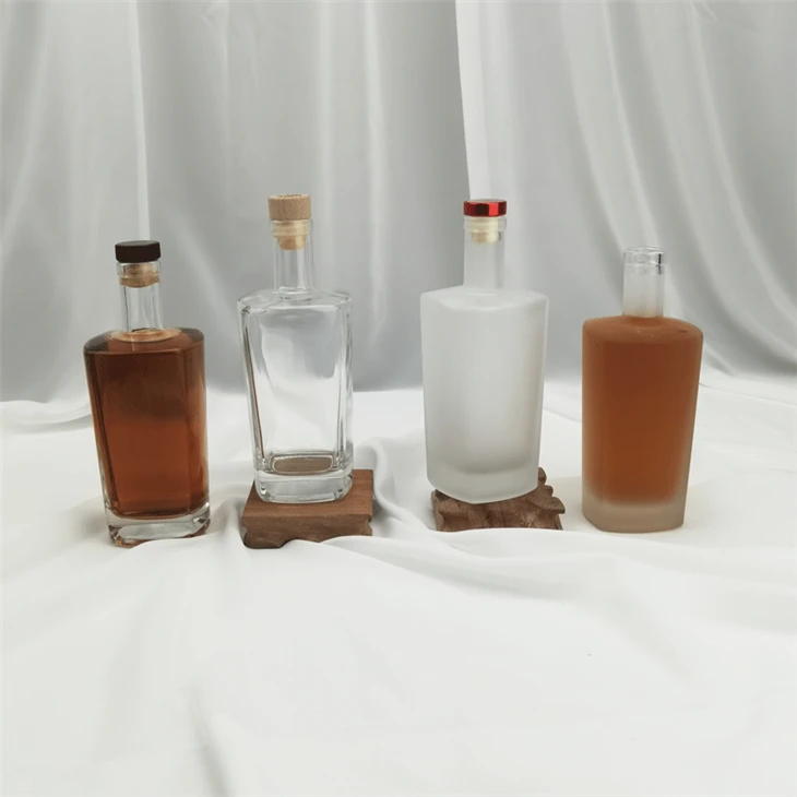 بطری شیشه ای مشروب مربع